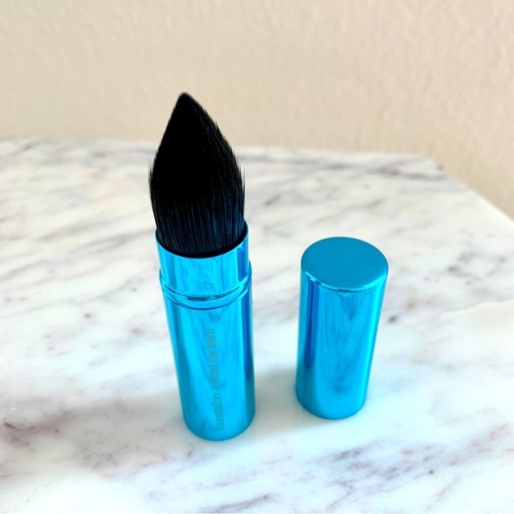 💙 SEPHORA Blue Travel Foundation Brush with Cover
